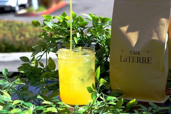 Golden Hour Tonic!
Ginger, Turmeric, Lemongrass, Black Pepper, Organic Cane Sugar, &  Fever Tree Tonic!