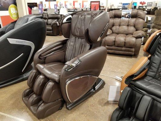 Space looking massage chair