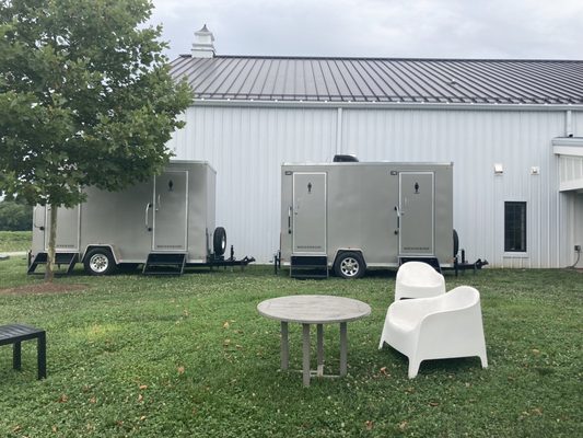 Deluxe Bridal Suite/4 station Restroom Rental