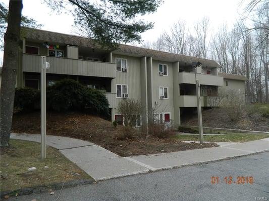 MLS#: 4601793 Active List Price: $1,700/Month
Addr: 10 Wild Oaks Road Unit#120
PO: Goldens Bridge County: Westchester Count...