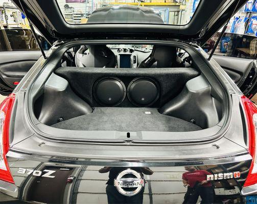 Custom enclosure for 370z