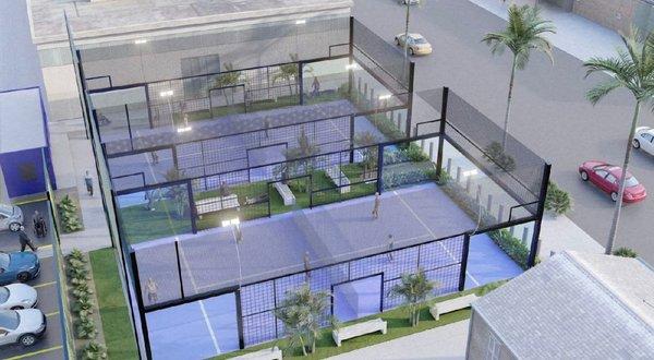 Padel tennis club in Oceanside, next to the beach, restaurants and coffee shops