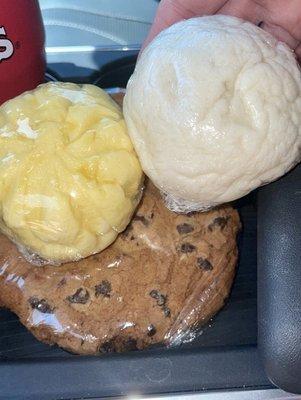 Custard bun, red bean bun & chocolate chip cookie