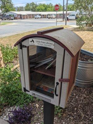 Little Free Library, Brady