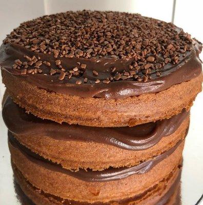 Naked cake with Brigadeiro filling