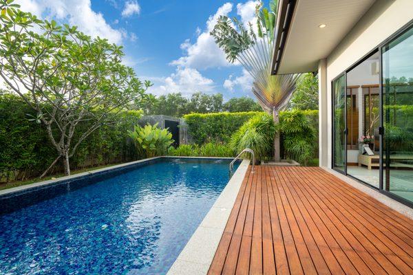 Dreaming of relaxing by the water? This stunning pool is the perfect place to unwind and soak up the sunshine.