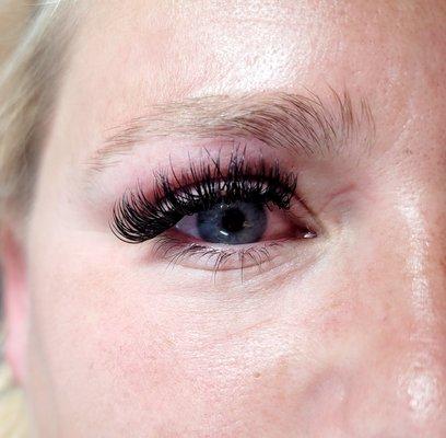 Classic eyelash extentions & eyebrow wax