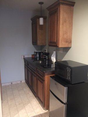 Mini kitchen, with hot plate, coffee maker, micro, fridge