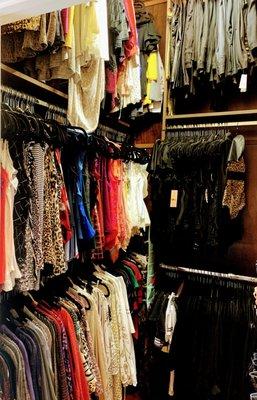 Kim Martinez Home Organizing and Wardrobe Consulting