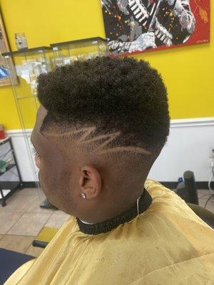 Mens cut w/design