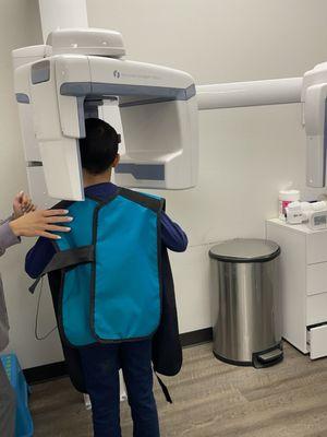 The panoramic (and contactless) X-ray machine