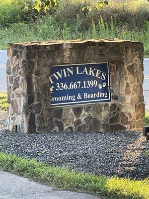 Twin Lakes Grooming & Boarding