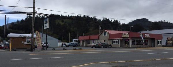 Woof's Dog Bakery location - Gold Beach