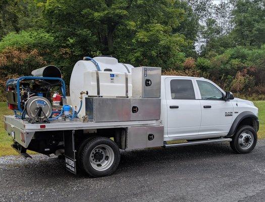 Hydro-Spray Service Truck