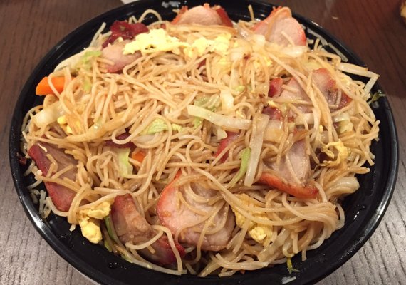 Taiwan rice noodles with roast pork