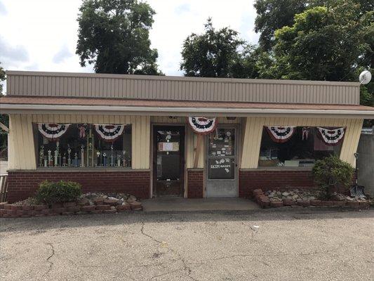 Wintersville Trophy Shop in Wintersville, Ohio