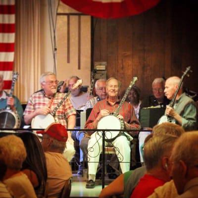 These banjo players are the cutest!