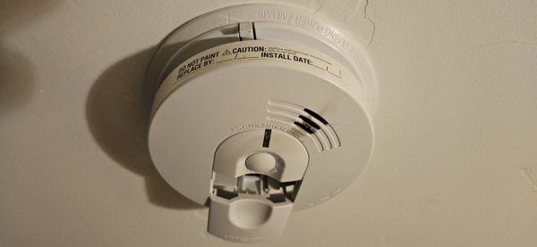 Smoke detector is scorched and broken, and doesn't have a battery! What would the fire marshal say?