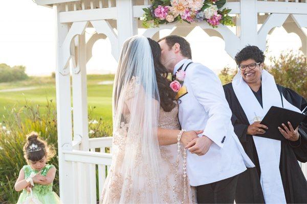 Outdoor gazebo for ceremony