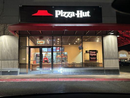 Yes, I love Pizza Hut.