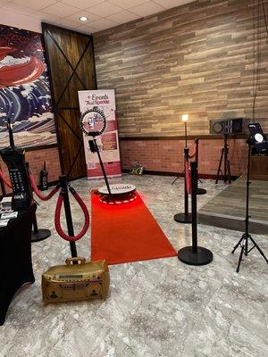 Events That Sparkle Small 360 Photobooth with the Red Carpet.