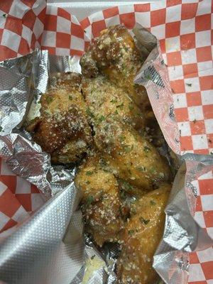 Garlic Parm Wingz