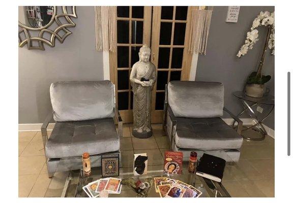 Maria offer tarot card readings