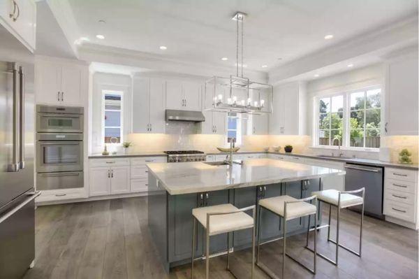 Brand New Construction located on one of the most coveted streets in San Carlos.
The finest amenities in the kitchen.