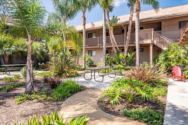 Courtyard at Bay Breeze Apartment complex