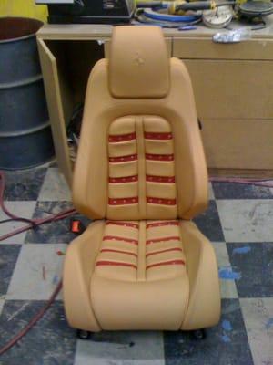 F430 seat with red strapping inserts.