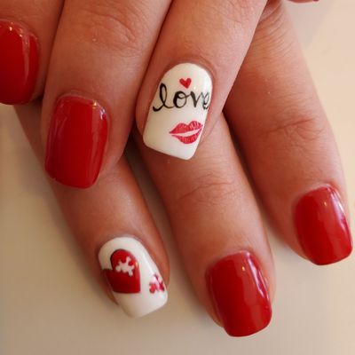 Visit our Instagram page @hollywoodnailofsi for more design inspirations!