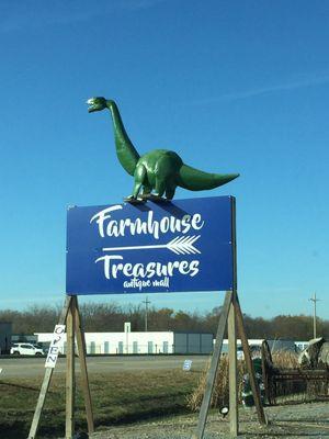 Farmhouse Treasures Antique Mall