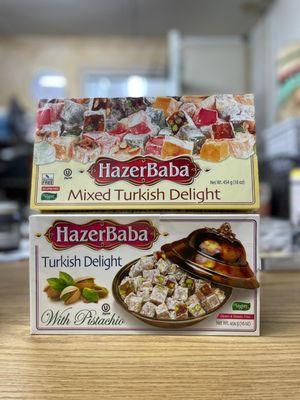 Hazer Baba Turkish Delight contains no gelatin so it's suitable for vegetarians and vegans. Stop by Almadina Market in Raleigh, NC.