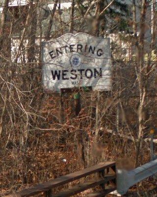 Entering Weston, Mass from Newton.