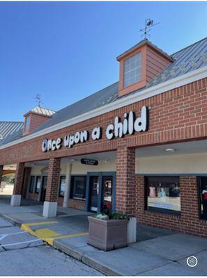 Exterior of store in the Brookfield Fashion Square near JoAnns and Buffalo Wild Wings