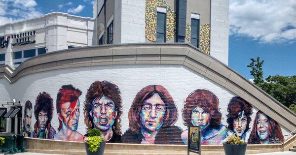 The Gateway Rock Legends Mural