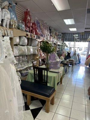 Excelentes precios y muy bonitos vestidos para toda ocacion Pregunte por Maricela