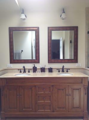 Double sinks in bathroom