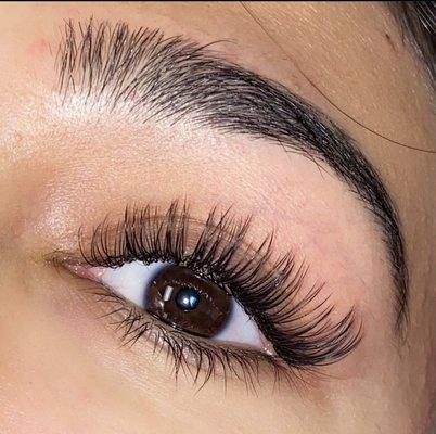 Classic lash extensions by Maria