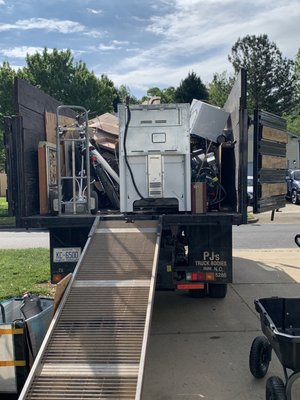 Old Time Junk Hauling Full Truck!