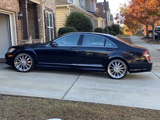 22" on the S 550- wrapped in lexani's . Very happy with the results !