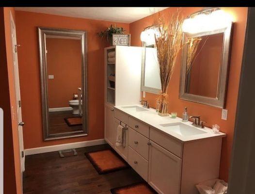 Painted bathroom, interior design