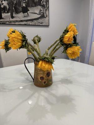 Sunflower arrangement from 1800 flowers