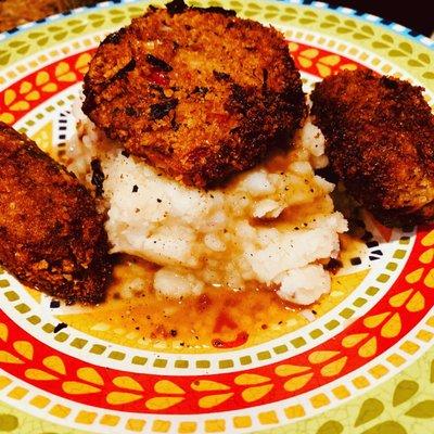 Crab Cakes with Mashed potatoes and Gravy