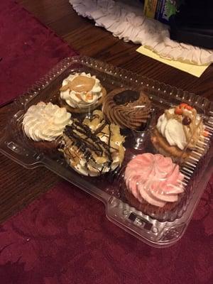 To go cupcakes: the VIP, strawberry cream cheese, the salty dog, double mocha, etc