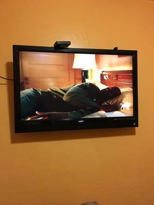 Flat screen tv with cable