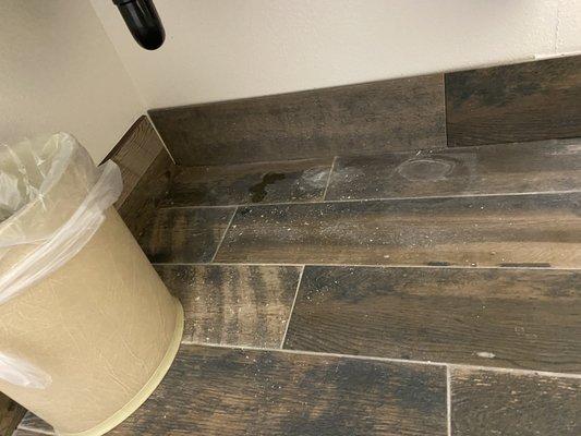 Under sink leaking and dirty