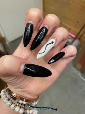 nails