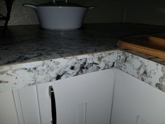 #2 Gaps in countertop