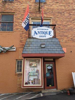 The entrance to the store located at Pittsburgh Antique Shops